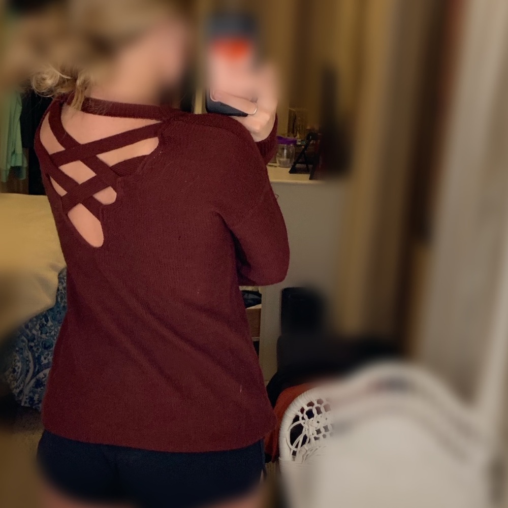 Maroon sweater with Criss-cross design on back